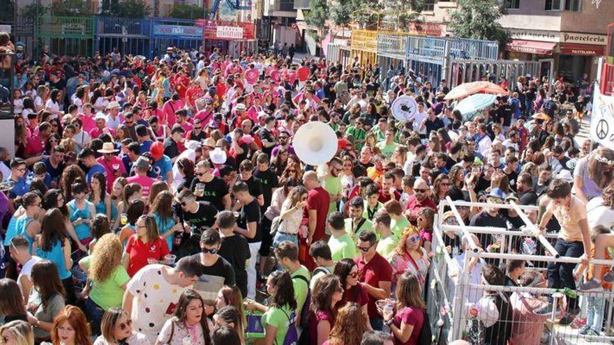 Onda celebra su primer sábado de Fira con el pasacalle de peñas y música