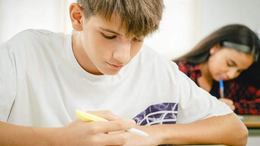 Més de 5.000 alumnes de 1r d&#039;ESO posen a prova la seva memòria per sensibilitzar sobre l&#039;Alzheimer