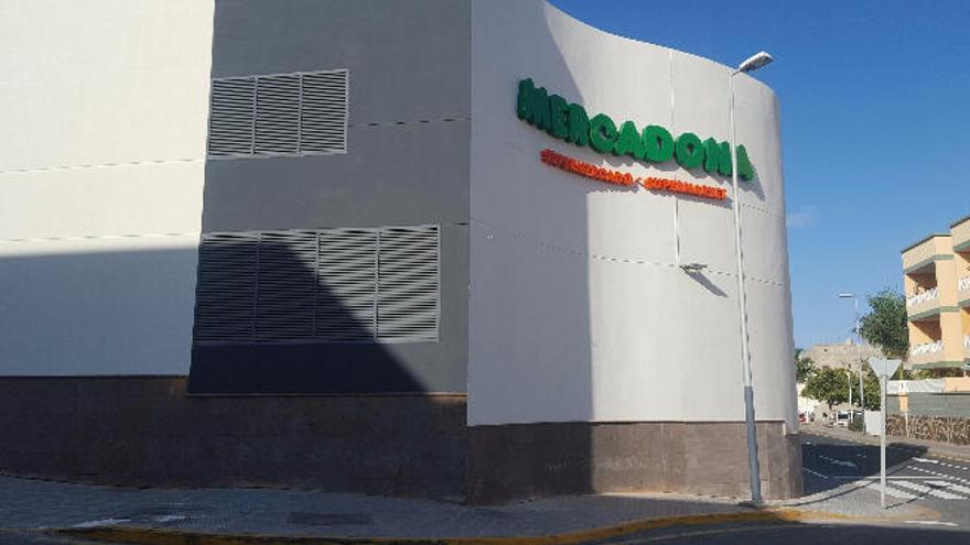 Exterior de la nueva tienda de Mercadona en El Tablero.