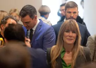 Un juzgado abre diligencias contra la esposa de Sánchez por presunto tráfico de influencia