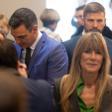 Archivo - El presidente del Gobierno, Pedro Sánchez y su mujer Begoña Gómez en la presentación de un libro