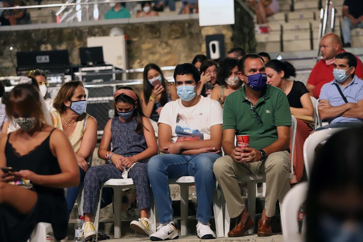 Pablo López encandila a sus fans en el Teatro de la Axerquía