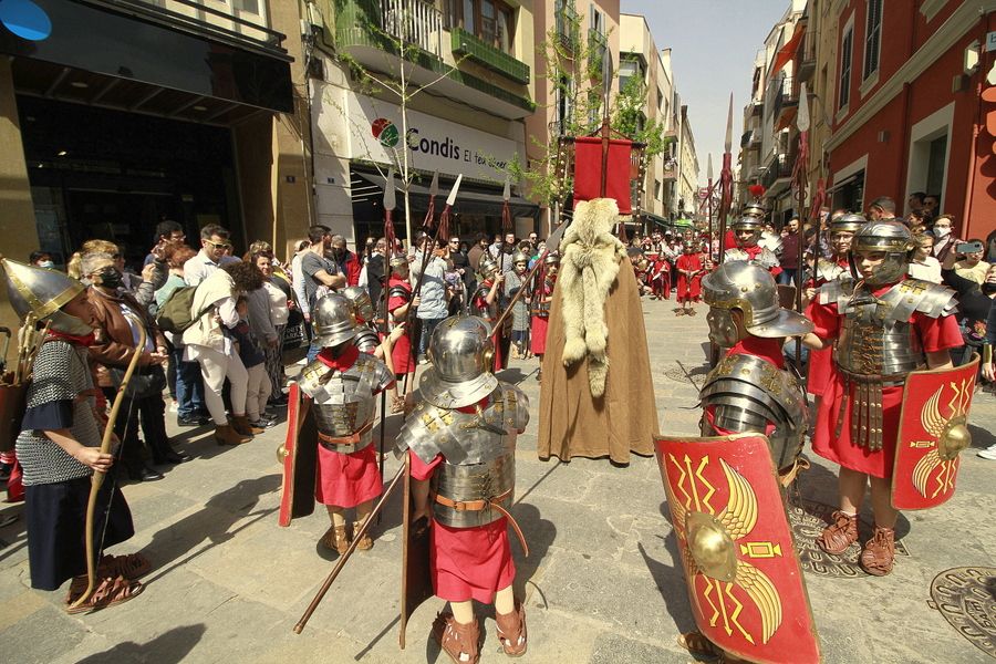 Els Manaies Iuniores de Blanes celebren la seva desfilada