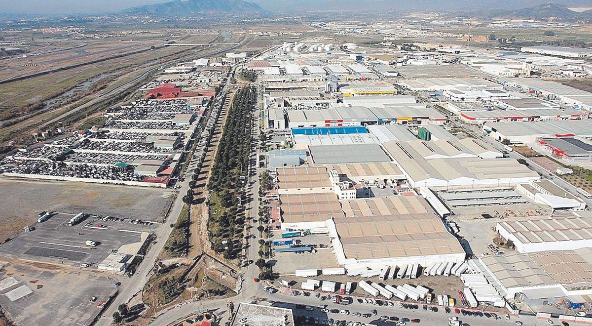 Una imagen aérea de la zona de polígonos industriales en Málaga.