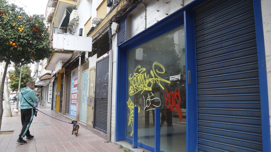 La Viñuela pide congelar las licencias para viviendas en locales de arterias principales