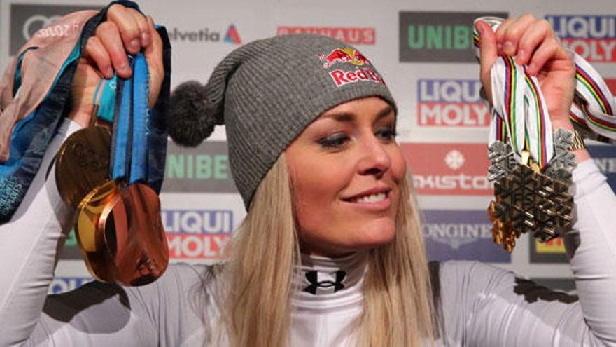 Lindsey Vonn posa con sus medallas.