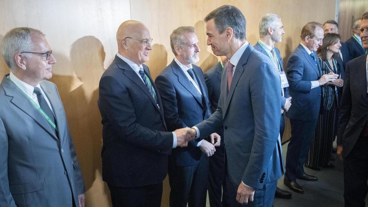 Pedro Sánchez anuncia una consulta pública amb associacions i entitats per obtenir la seva opinió abans de decidir sobre l’opa del BBVA sobre el Sabadell