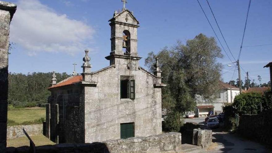 Iglesia de Ermelo, cuyo entorno se quiere reformar. // Santos Álvarez