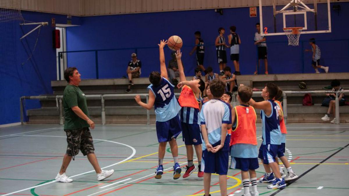 Salto inicial en uno de los encuentros de canteranos.