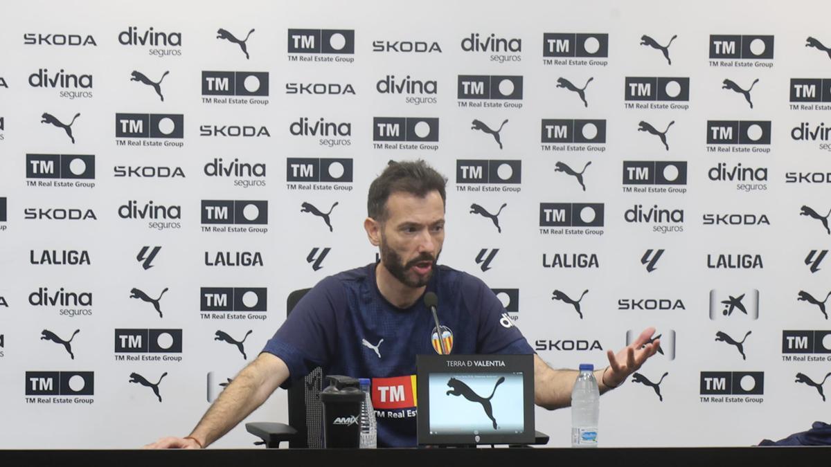 Corberán alerta del peligro del Sevilla pese a sus bajas