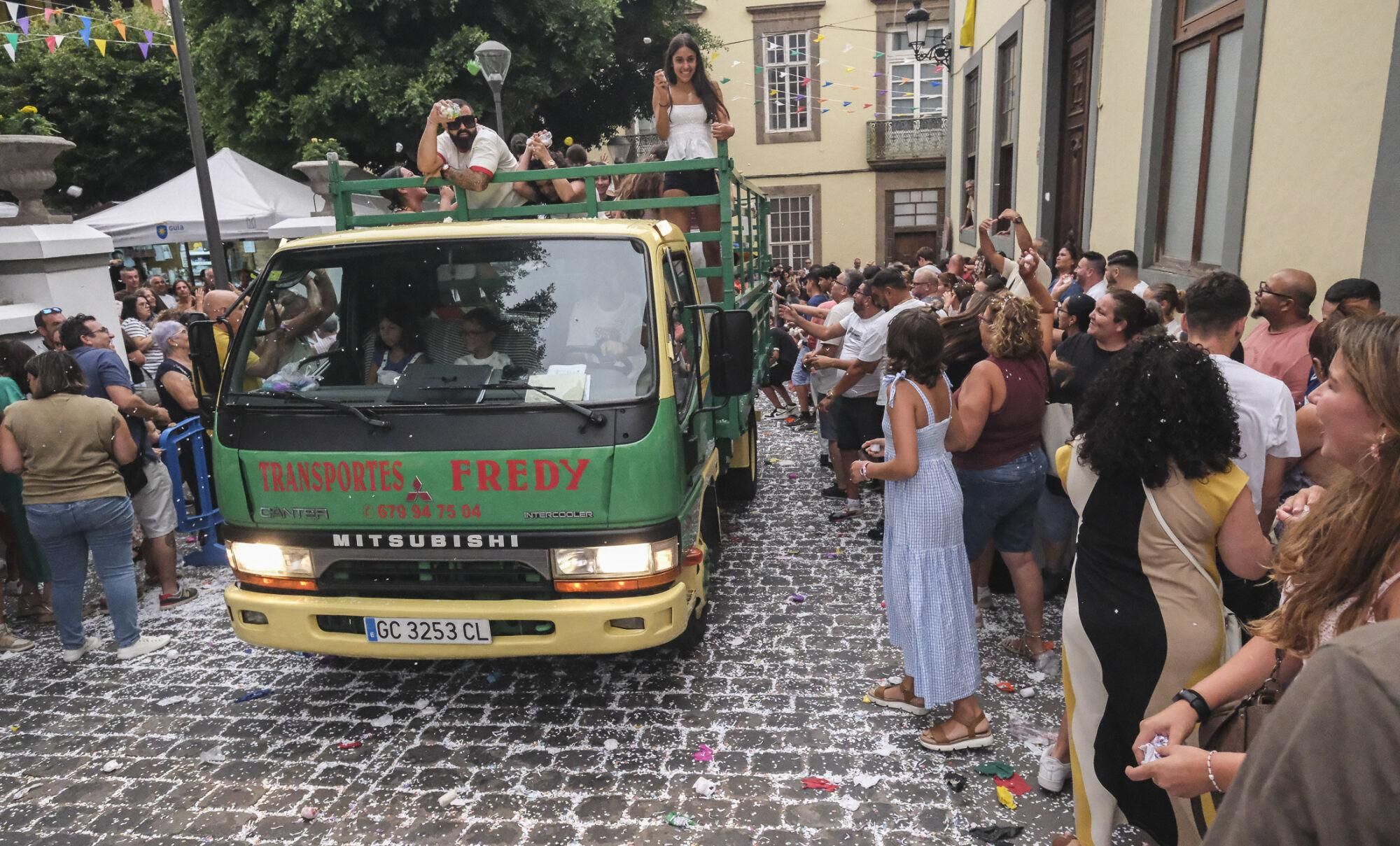 Batalla de flores en las Fiestas de la Virgen de Guíaa