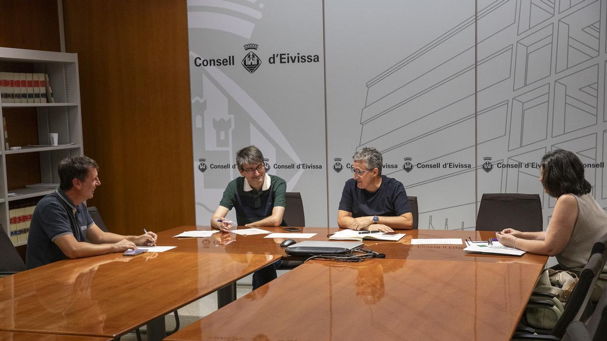 Imagen de la reunión mantenida en el Consell de Ibiza