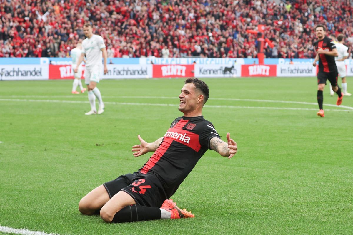Granit Xhaka marca el segundo gol en el partido entre el Bayer Leverkusen - Werder Bremen de la Bundesliga disputado en el BayArena Granit Xhaka marca el segundo gol en el partido entre el Bayer Leverkusen - Werder Bremen de la Bundesliga disputado en el BayArena