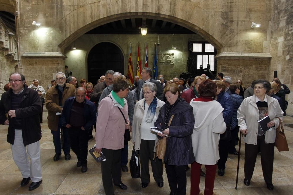 Vecinos de Morella, de visita en el Palau de la Generalitat