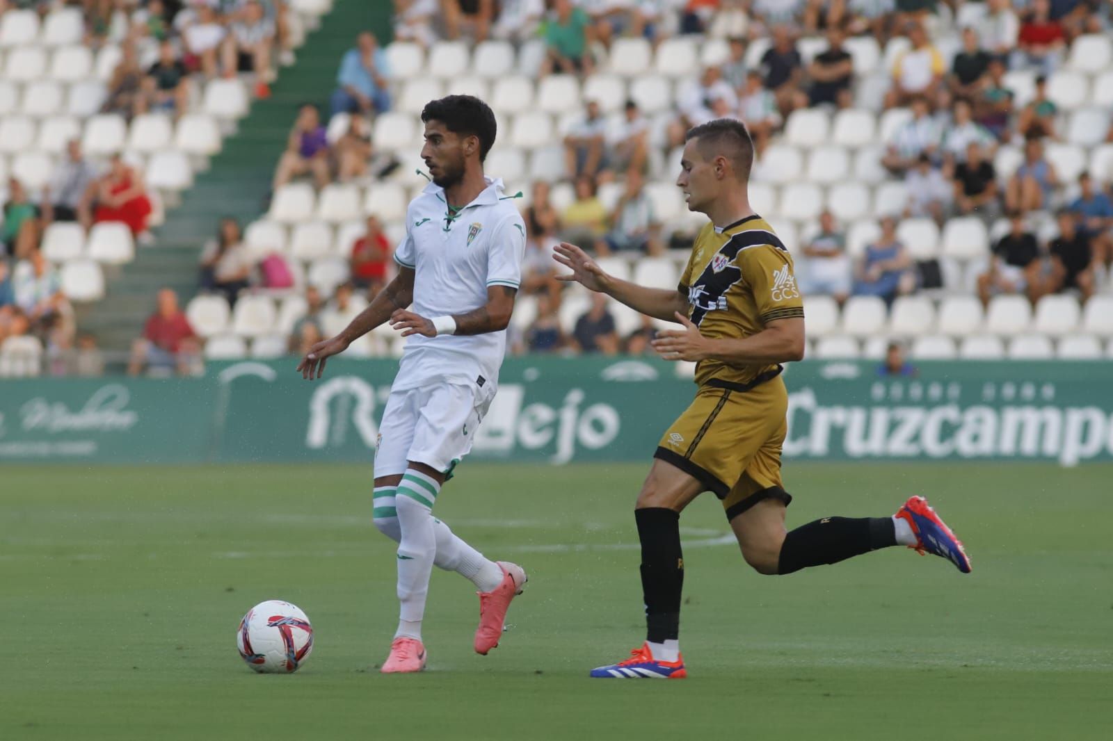 El Córdoba de Segunda se presenta ante su afición