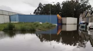 El desbordamiento del Mandeo y el Mendo provoca inundaciones en Betanzos
