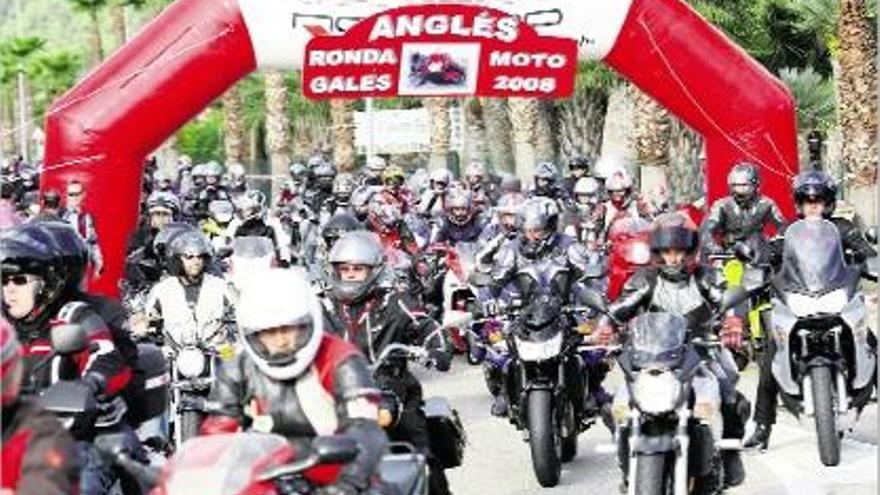 La sortida de la Ronda de Motos, una de les activitats de les Gales d&#039;Anglès, en una imatge d&#039;arxiu.