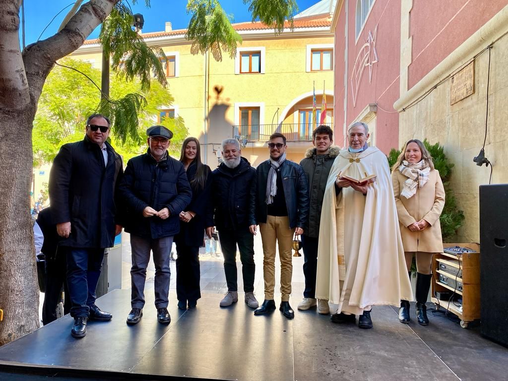 El Campello recupera plenamente la fiesta de Sant Antoni del Porquet con una alta participación popular