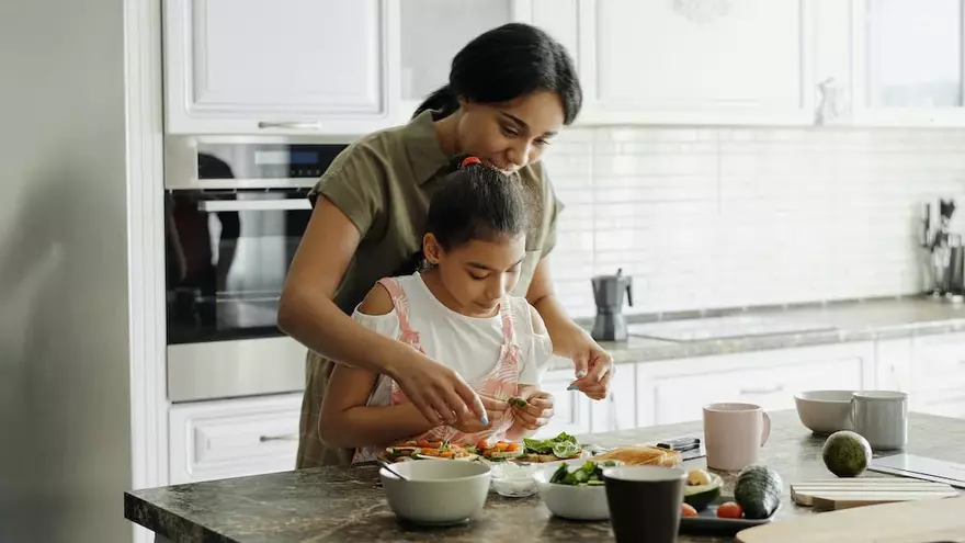 Tabla de cortar alimentos: usos y cómo limpiarla paso a paso