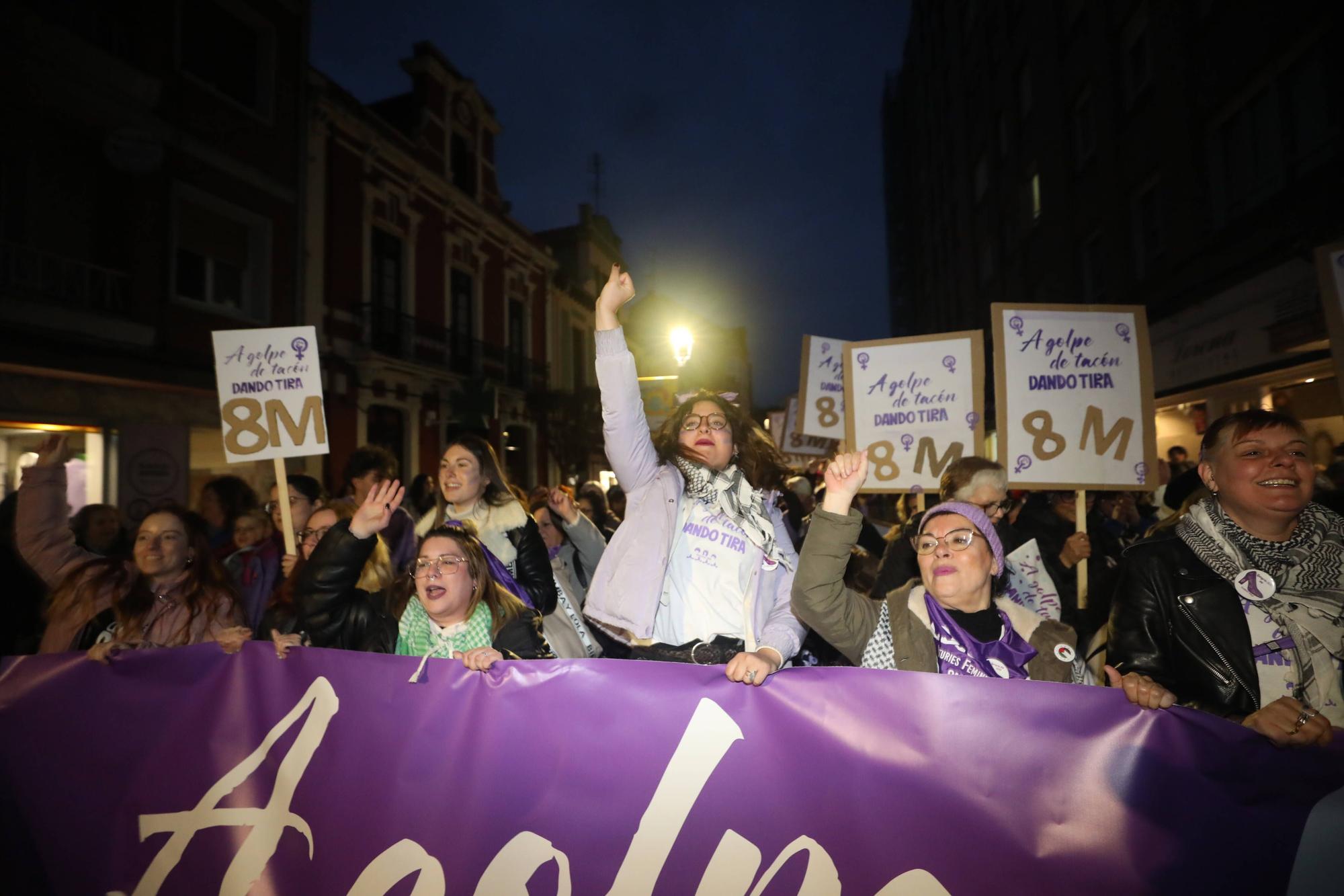 Así fue la manifestación del 8 M en Langreo