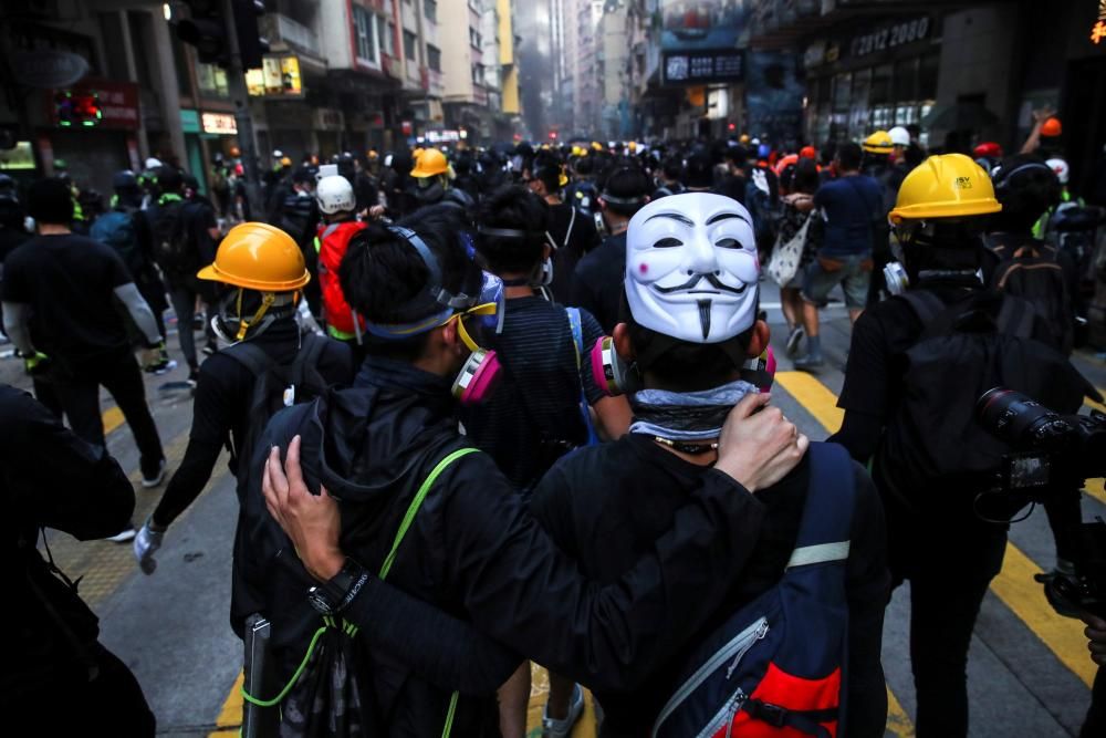 Hong Kong vive una de sus jornadas más violentas en el 70 aniversario de la República Popular China.