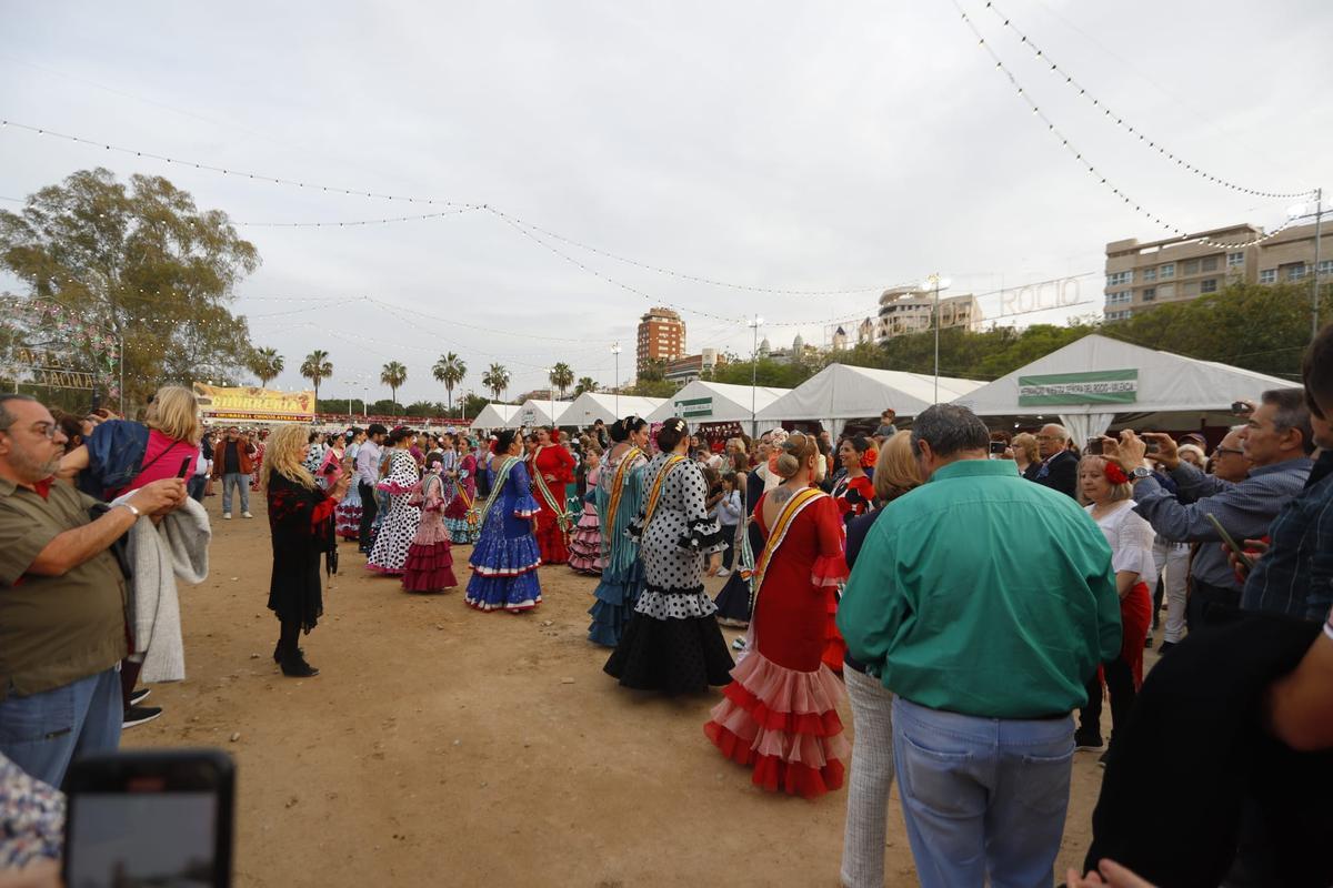 La Feria Andaluza llena de luz y color el Jardín del Turia en València
