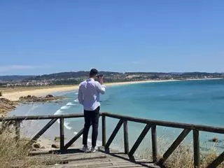 Buscan limpiadores para los aseos públicos de las playas y de O Corgo