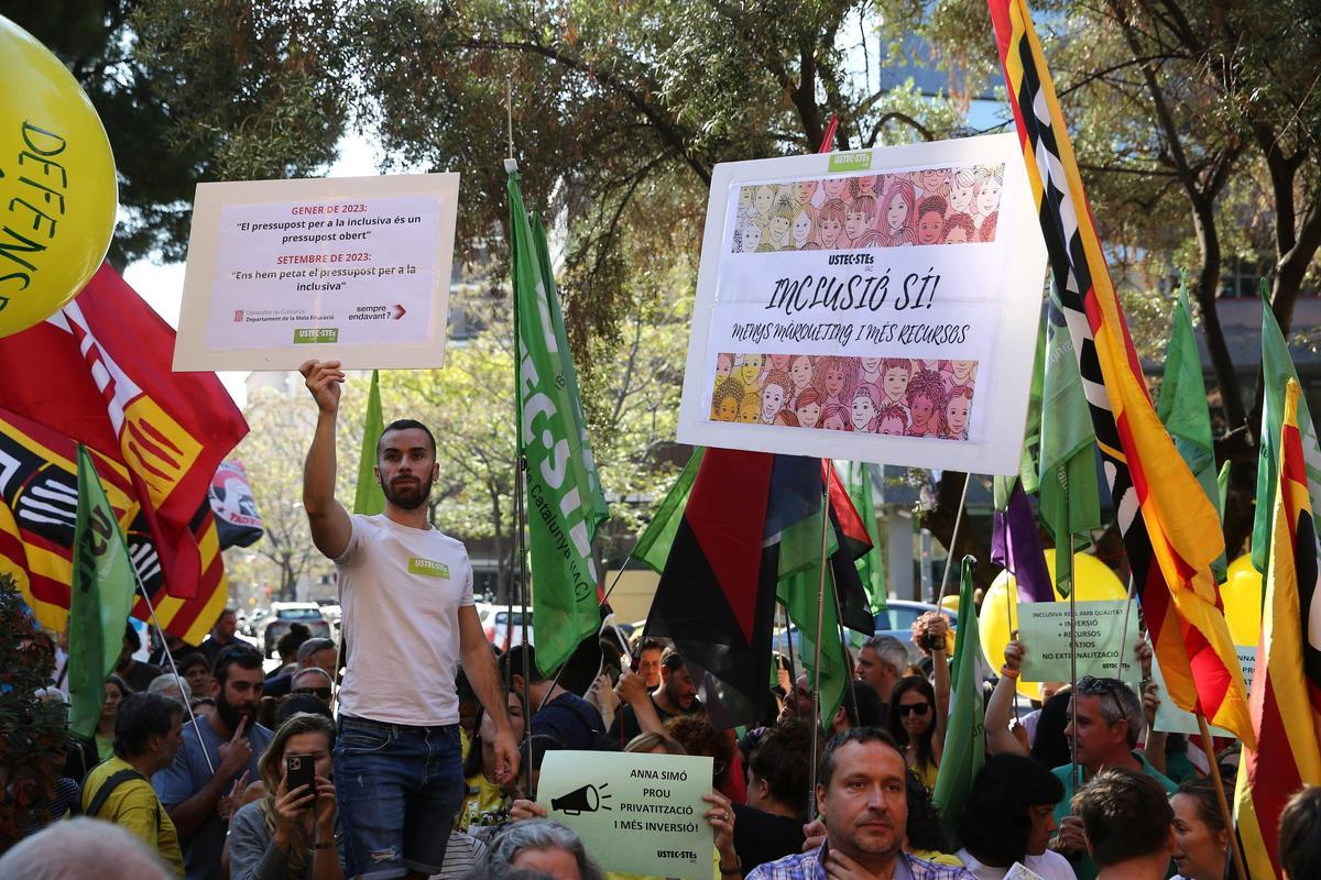 Manifestación para pedir más recursos para la escuela inclusiva