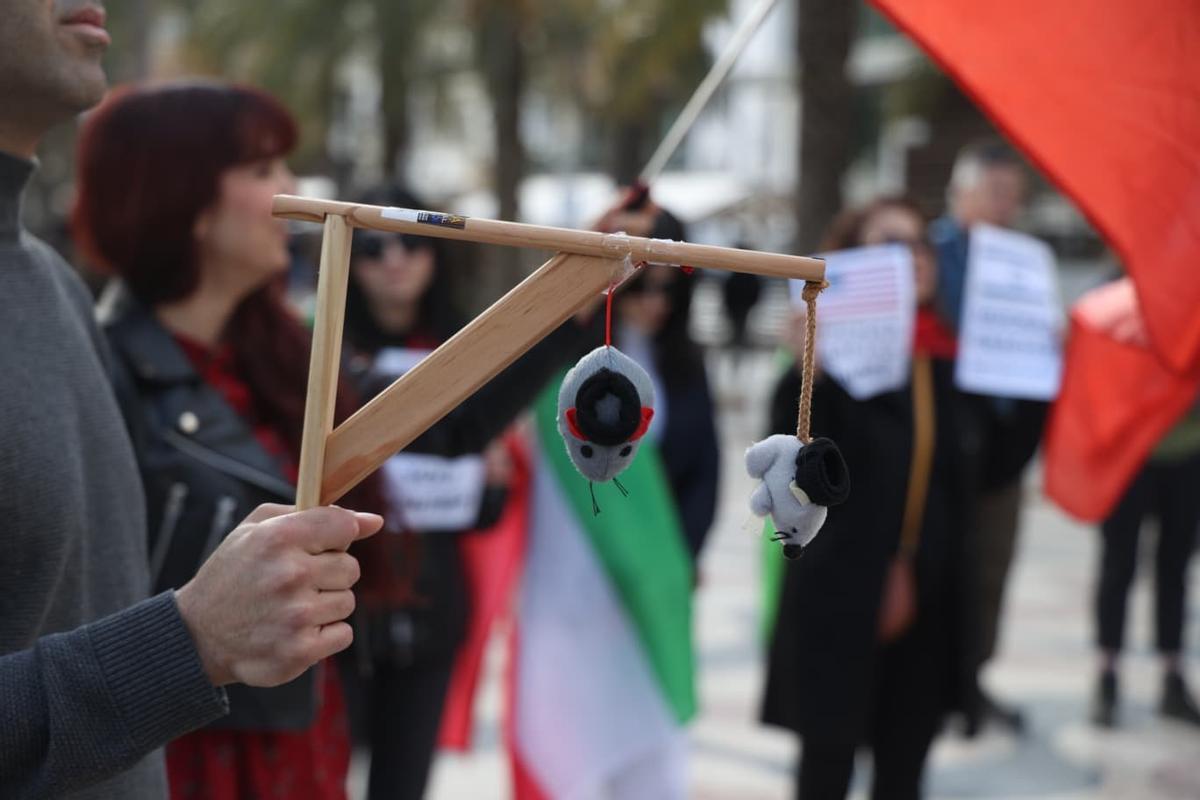Así ha sido la manifestación por Irán en la explanada de Alicante