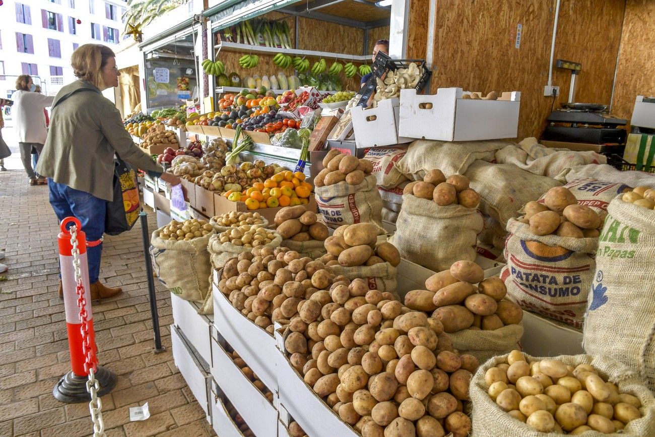 Compras para la cena de Navidad en el Mercado Municipal de Telde