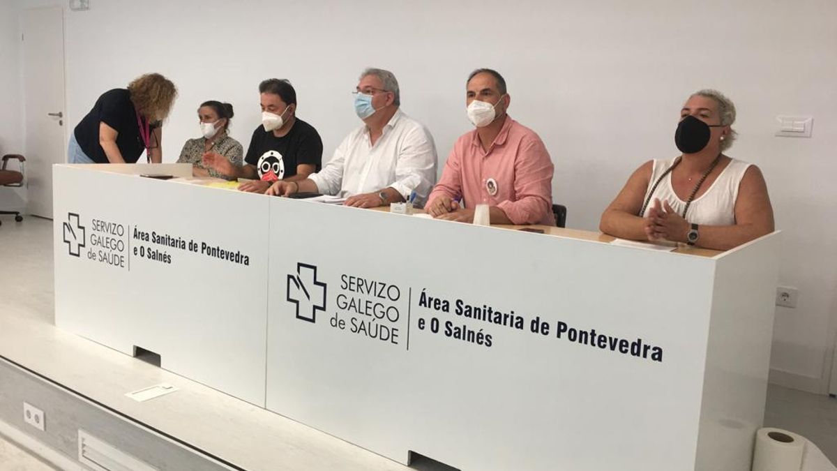 Los portavoces de los sindicatos Prosagap, STP, CESM, Omega y Co.Bas esta mañana en su comparecencia en Pontevedra.
