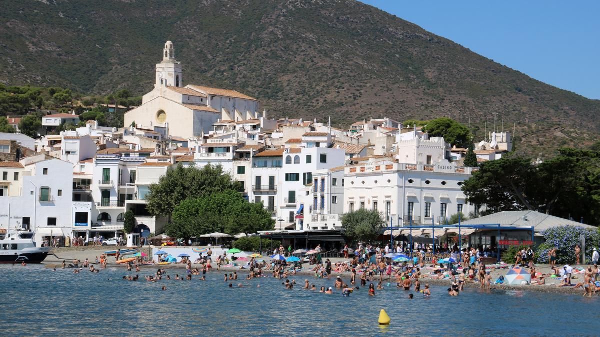 Vista general de Cadaqués a l&#039;agost