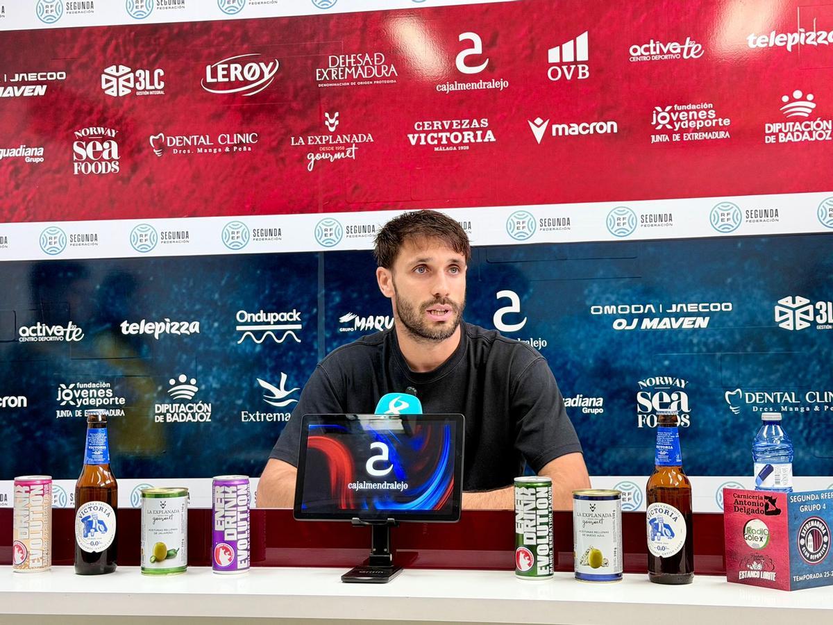 Rober Correa en la sala de prensa de la ciudad deportiva.