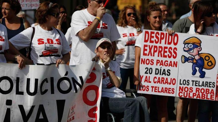 Algunos de los participantes en la última concentración de trabajadores de Los Telares en Avilés.