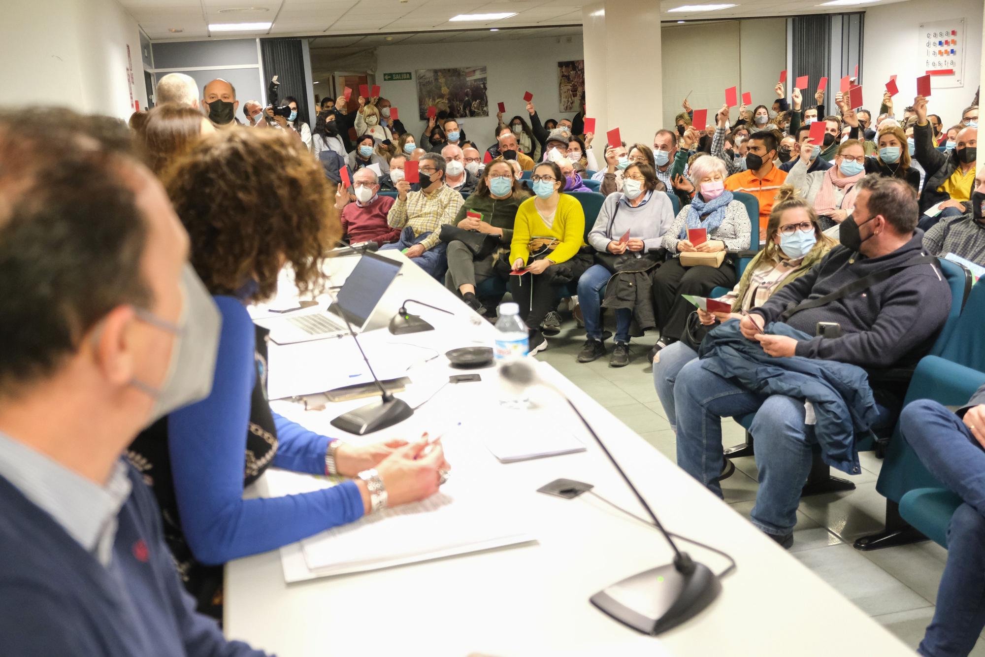 Las Hogueras avalan por amplia mayoría que la elección de la Bellea del Foc se adelante a noviembre