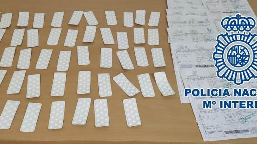 La Policía Nacional se incauta de casi 800 dosis de medicamentos y 25 recetas falsificadas en Córdoba