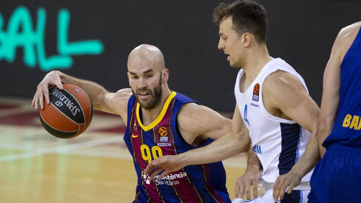 Nick Calathes no pudo con Kevin Pangos