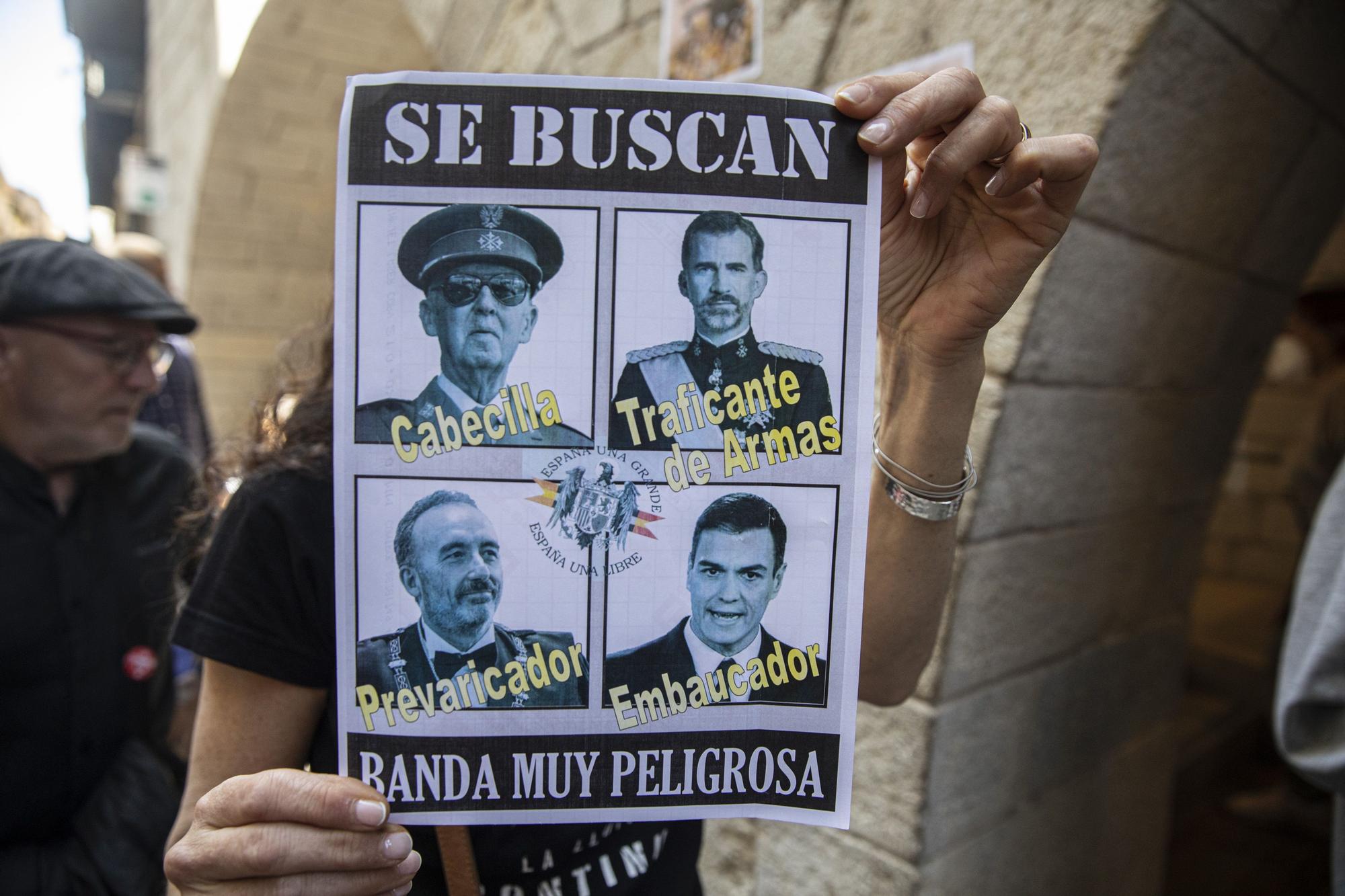 Protesta contra la monarquia i la Fundació Princesa de Girona