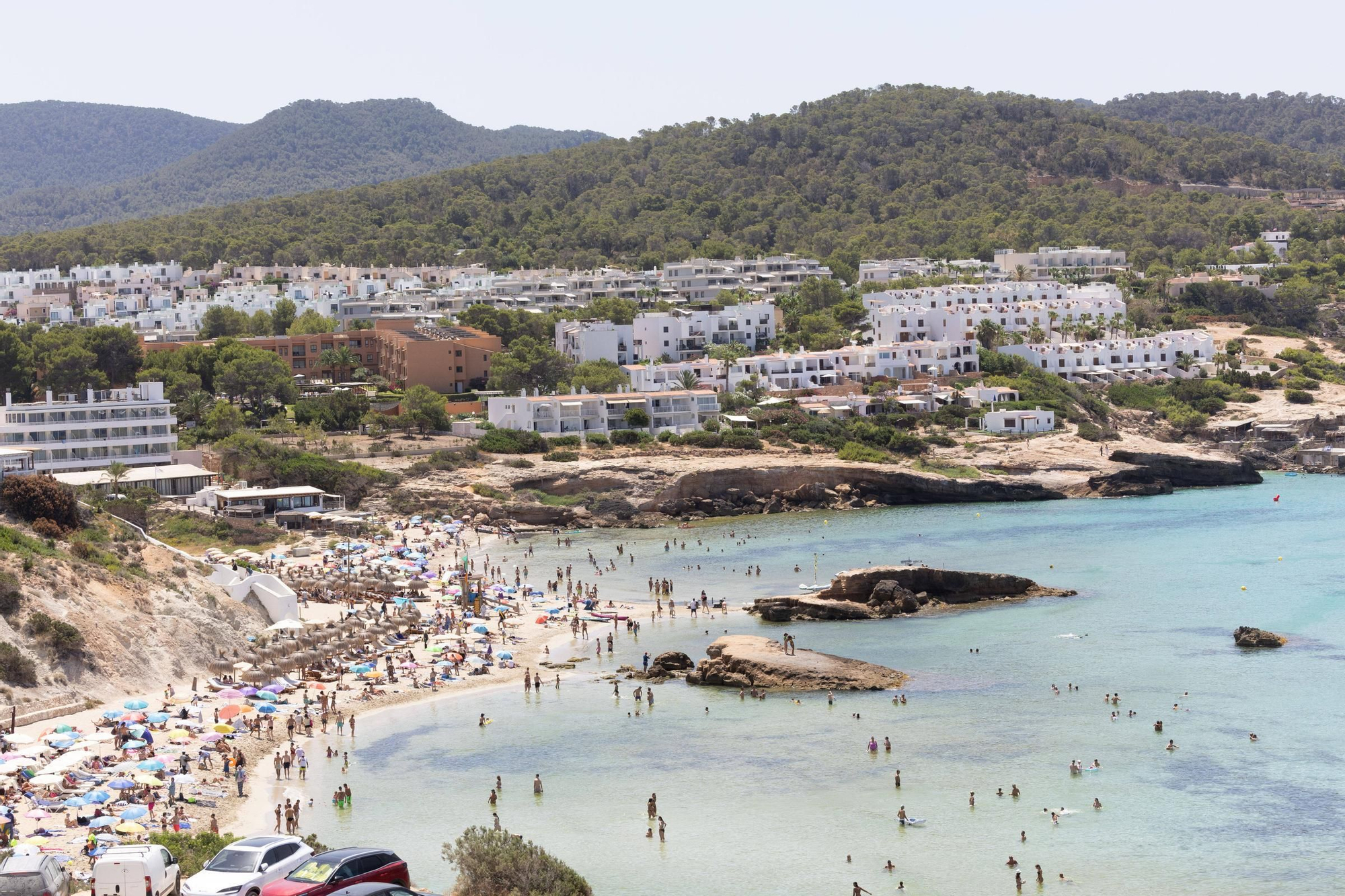 Aquí están todas las fotos de la instalación de bombas para evitar manchas de microalgas en Cala Tarida