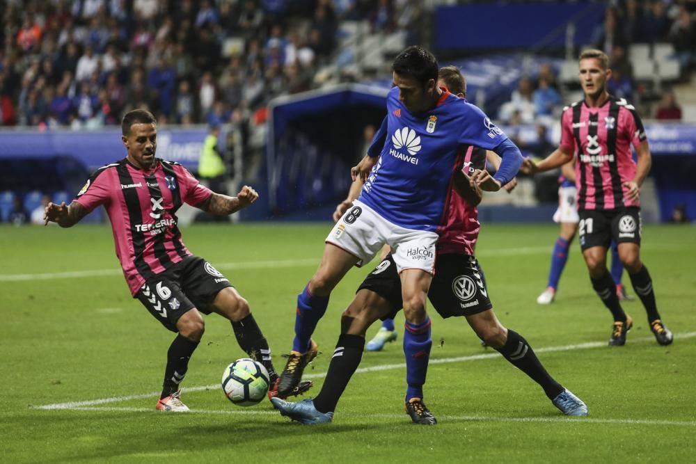 El partido entre el Real Oviedo y el Tenerife, en imágenes