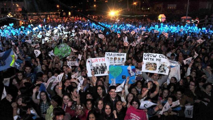 El público vibró en el concierto de Panorama que se prolongó hasta altas horas de la madrugada. // Iñaki Abella