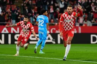 Stuani saca al Girona del infierno