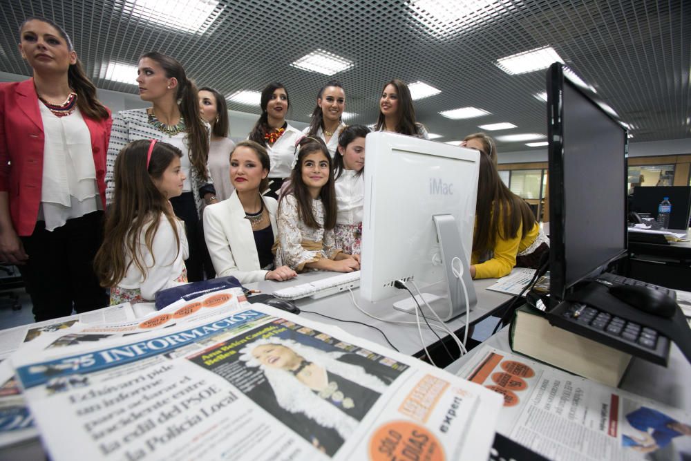 La Bellea del Foc y la Infantil, acompañadas de sus damas, visitaron la redacción del periódico y respondieron a las preguntas de los lectores en un encuentro digital