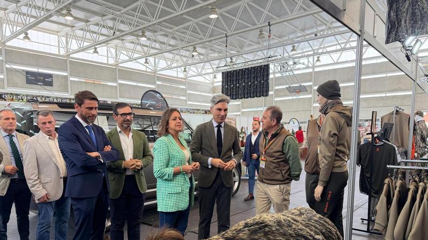 La consejera Catalina García señala la importancia del sector cinegético en la Feria de la Montería de Cerro Muriano-Obejo