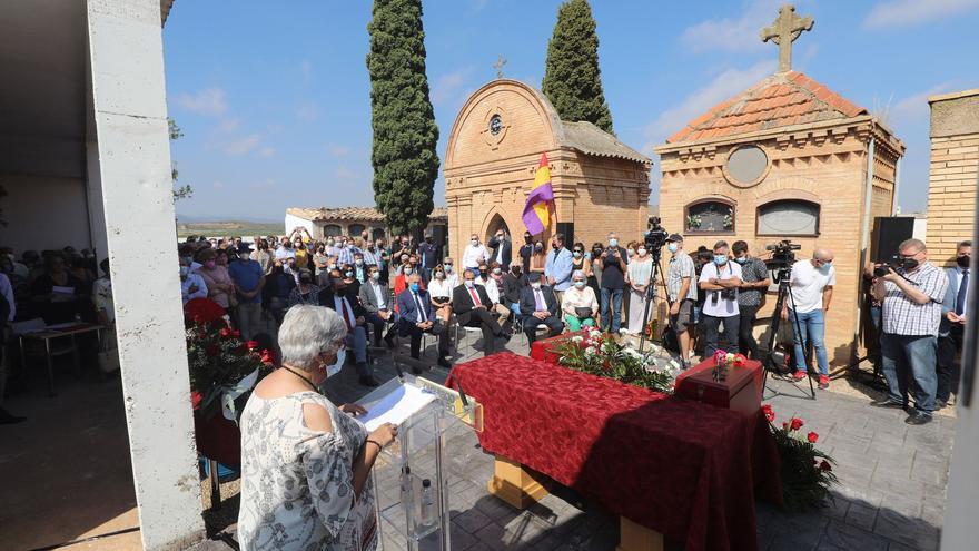 Un tuit de Lambán indigna a las asociaciones memorialistas de Aragón