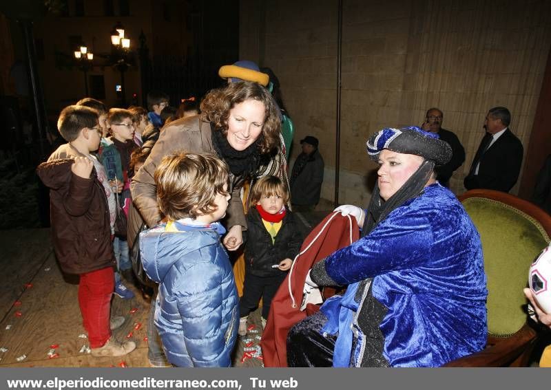 GALERIA DE IMÁGENES - Miles de niños disfrutan de la gran fiesta del Cartero Real