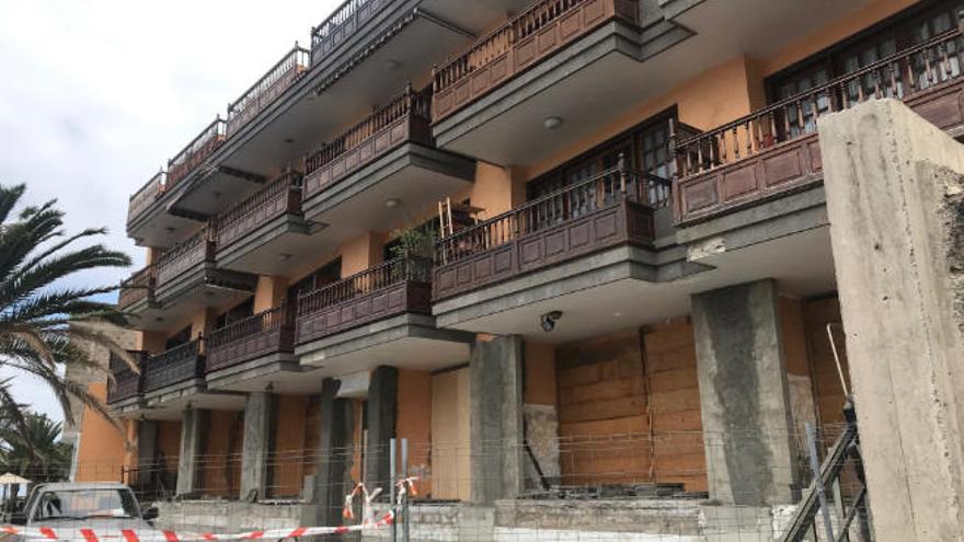 La fachada del edificio Tomé Cano, en la avenida de Garachico, ayer.