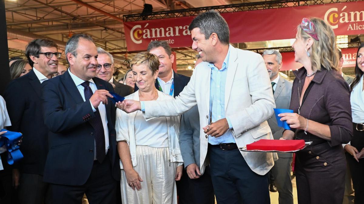 La Policía detiene a Carlos Baño por los bono comercio impulsados por la Diputación cuando Mazón era presidente