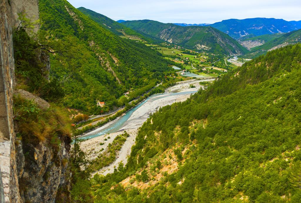 Las vistas del valle del Var son majestuosas.