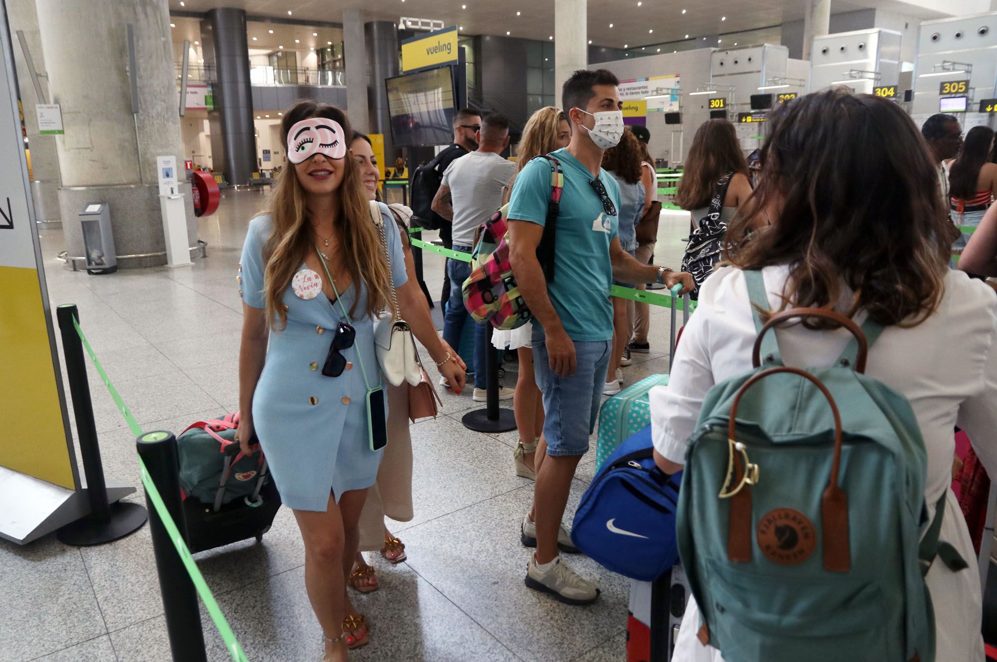 Comienzo de las vacaciones de verano en el aeropuerto de Málaga.